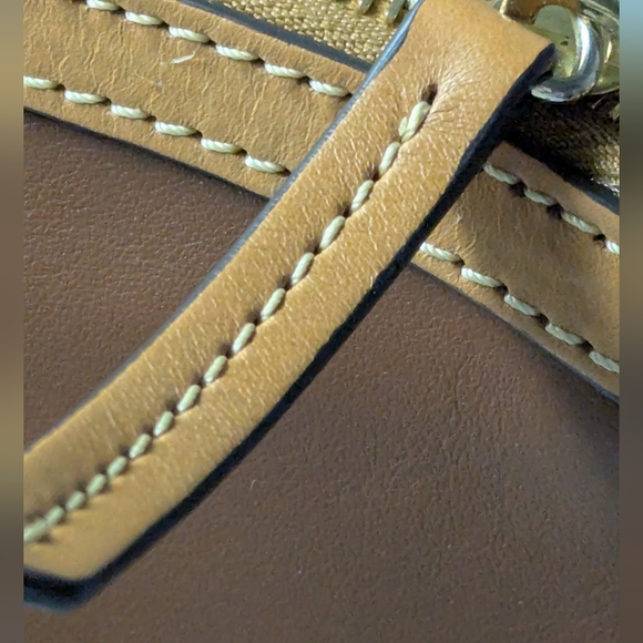 Dooney & Bourke Wayfarer Domed Crossbody Brown Leather Bag - Picture 11 of 15